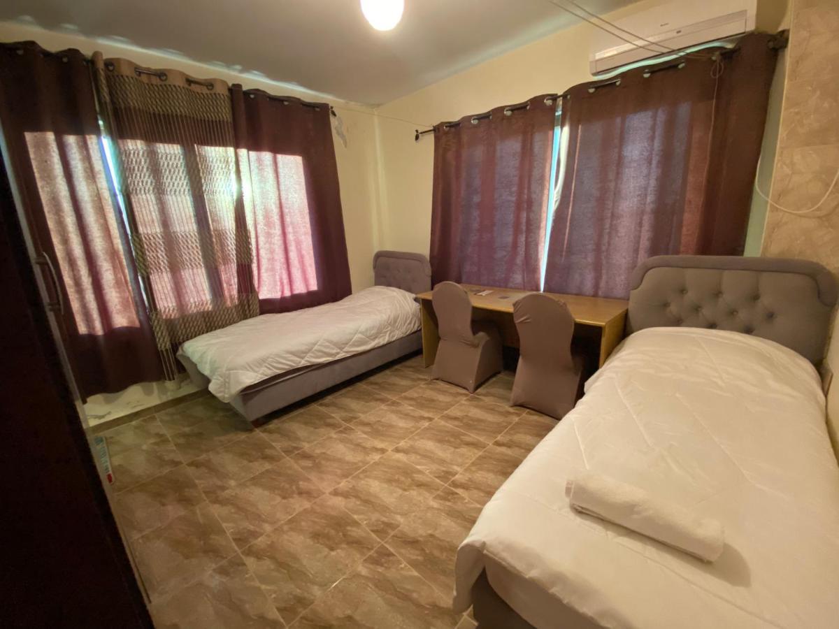 Jericho Waleed'S Hostel Exterior photo